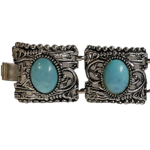1980s Silvertone with Bezel Set Faux Turquiose Chunky Link Boho Hippie Bracelet - Picture 3 of 5